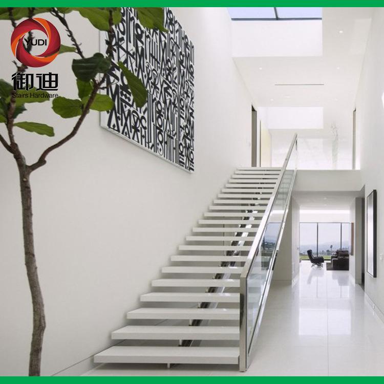 定制钢木单跑方管直梁楼梯 室内外工程装修的理想选择